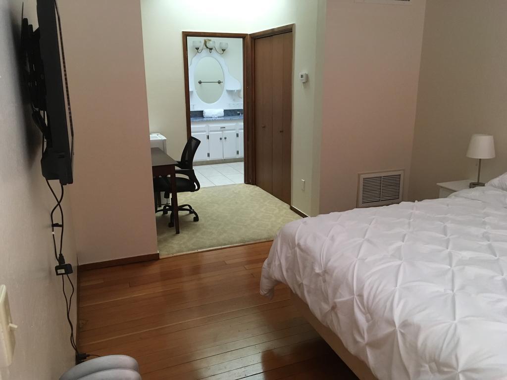 Hotel Burgess Reedley Eksteriør billede