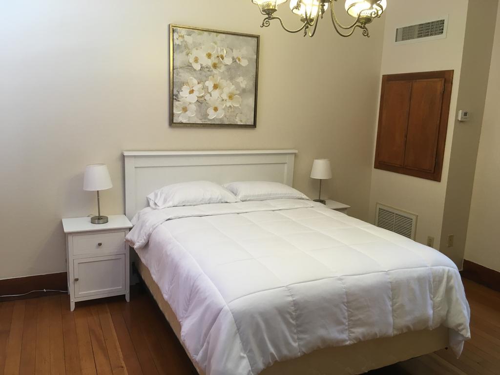 Hotel Burgess Reedley Eksteriør billede